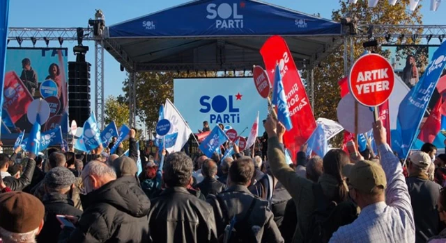 SOL Parti: “Ya Taliban rejiminden yanasındır ya da karşısında"