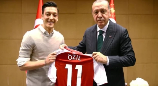 Mesut Özil'den Recep Tayyip Erdoğan paylaşımı