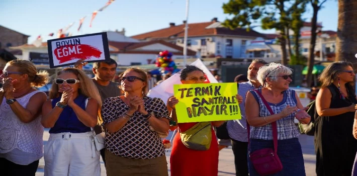 Akbelen kıyımına karşı Ayvalık’ta ’zincirli’ eylem