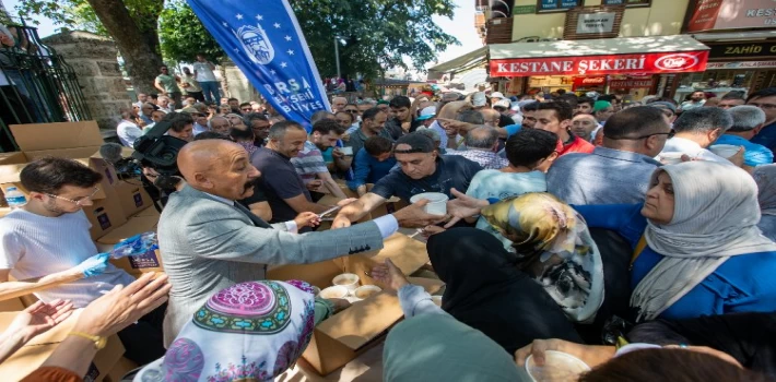 Bursa’da aşure kazanları birlik için kaynadı