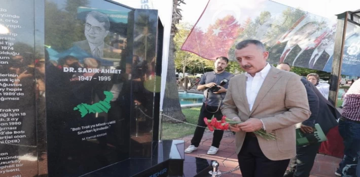 Dr. Sadık Ahmet Anıtı İzmit’te açıldı