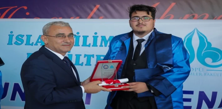 Dumlupınar mezunlarına ’Işık’ oldu