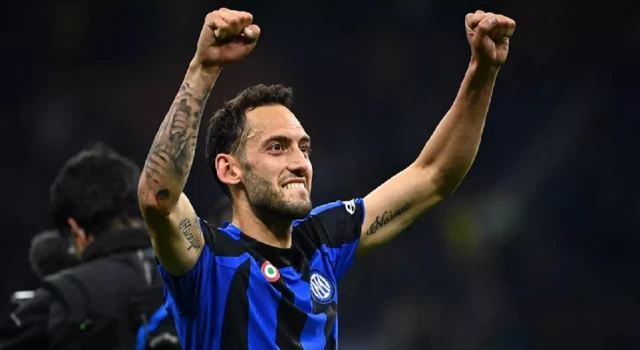 Inter, Hakan Çalhanoğlu'nun sözleşmesini 2027'ye kadar uzattı