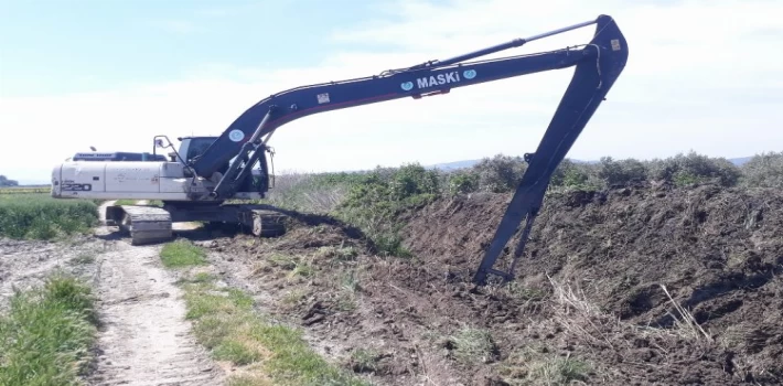 Manisa Mecidiye’de dere yatakları temizlendi