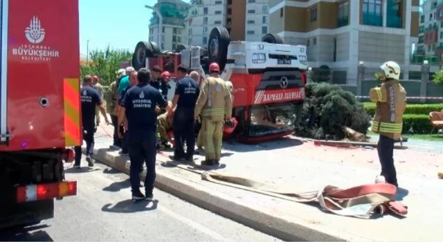 Pendik'te feci kaza: İtfaiye aracının takla atması sonucunda 5 kişi yaralandı