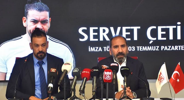 Servet Çetin, Sivasspor'a imzayı attı