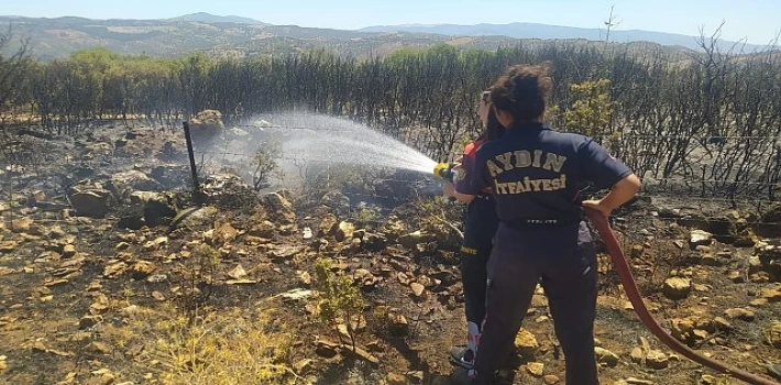 Antalya Büyükşehir Belediyesi’nin kadın itfaiyecilerinden hızlı müdahale