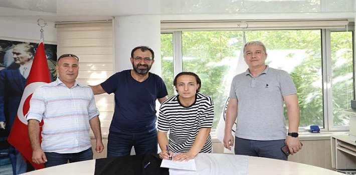 Burhaniye Belediyespor’dan Orta Sahaya Hamle