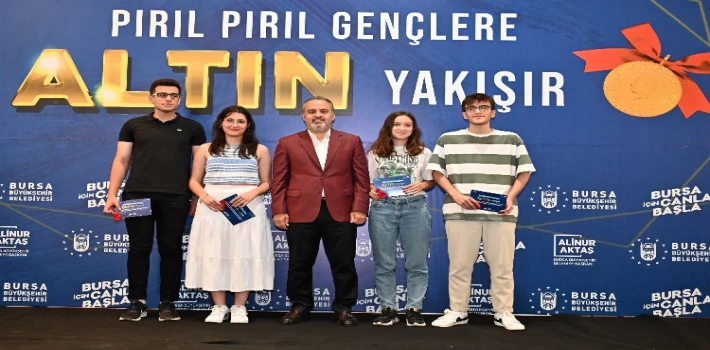 Bursa’da başarılı gençlere ’altın’ ödül