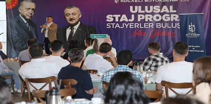 Büyükşehir stajyerleriyle buluşan Büyükakın; İdeallerinizden asla vazgeçmeyin