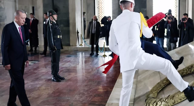 Cumhurbaşkanı Erdoğan başkanlığındaki YAŞ üyeleri Anıtkabir'i ziyaret etti