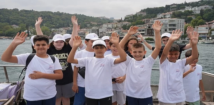 Kahramanmaraşlı çocuklar, Türkiye-Ukrayna Milli Basketbol maçında millileri desteklemek için İstanbul’da!