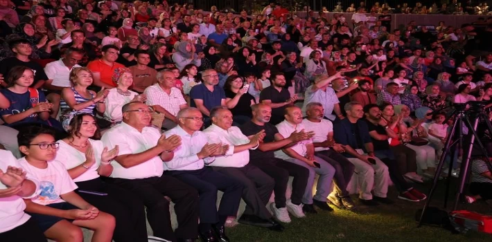 Kayseri Talas Meydanı’nda konser coşkusu