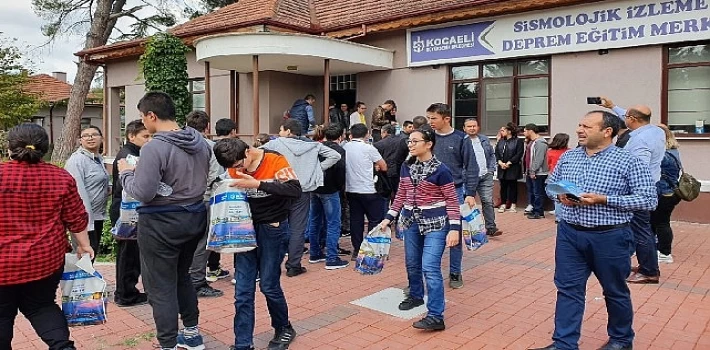 Kocaeli Büyükşehir’den deprem farkındalığı eğitimleri