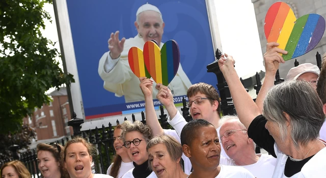 Papa'dan LGBT bireylere şartlı davet
