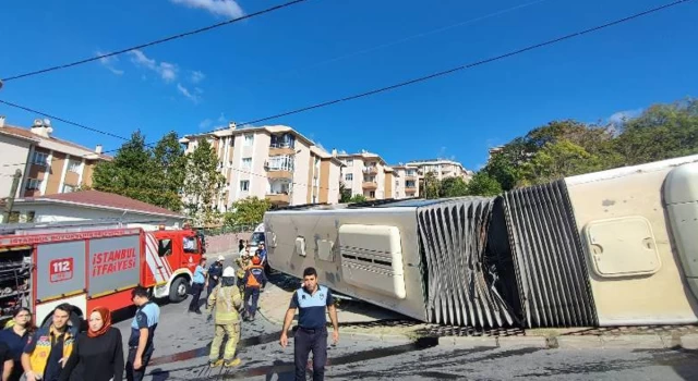 Başakşehir'de İETT otobüsü devrildi: Yaralılar var