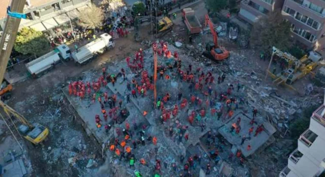 36 kişinin hayatını kaybettiği Rıza Bey Apartmanı'na ilişkin davada tutuklu sanıklar tahliye edildi