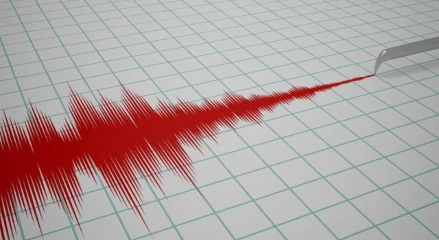 Afganistan'da peş peşe 5,5 ve 6,2 büyüklüğünde iki deprem