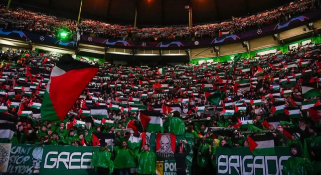 Celtic taraftarları Şampiyonlar Ligi maçında binlerce Filistin bayrağı açtı