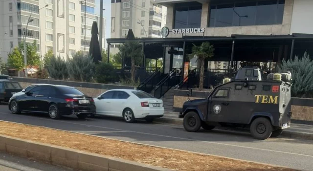 Diyarbakır'da polisin Starbucks ve Burger King nöbeti!