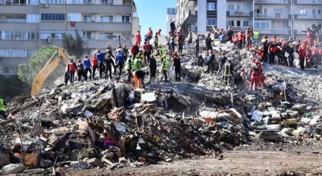 İzmir Depremi'nin üzerinden 3 yıl geçti: Yitirilen canların acısı dinmedi