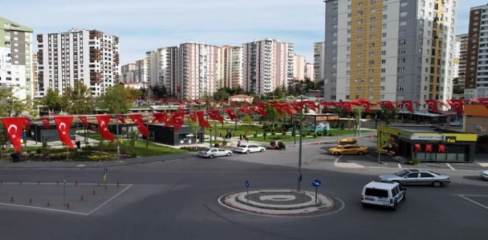 Kayseri Talas’a yer gök kırmızı beyaz