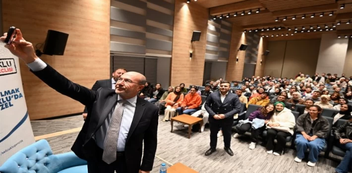 Konya Selçuklu’da Başkan Pekyatırmacı gençlerle buluştu