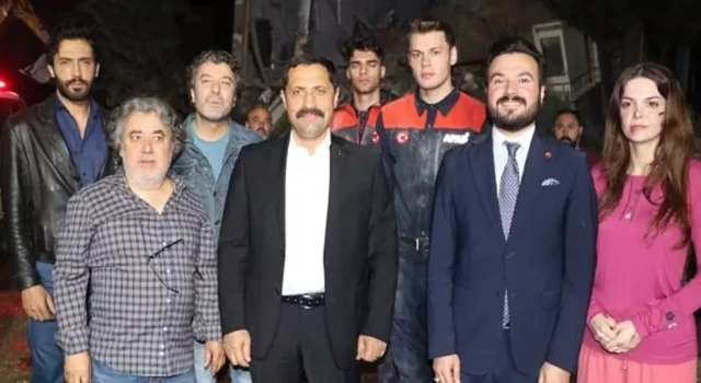 Şahsi Meselemiz filmine tepkiler sürüyor: Enkazı set yaptıkları yetmedi, sıra mezarlarımızda