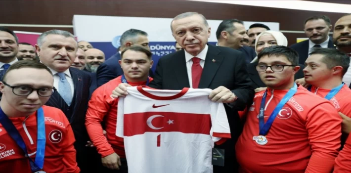 Cumhurbaşkanı Erdoğan Futsal Millî Takımı’nı kabul etti