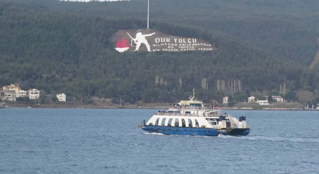 Gökçeada feribot seferlerine "fırtına" engeli