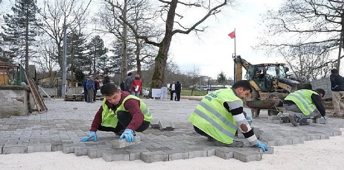 Karahasanlar Mahallesinde Parke Taş Uygulaması Sürüyor