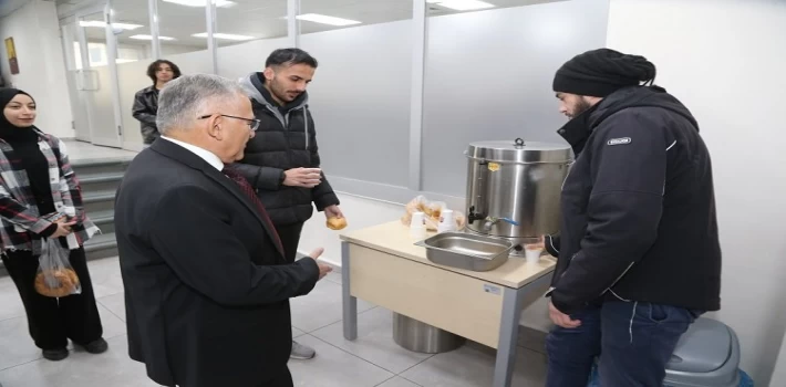 Kayseri Merkez Kütüphanesi gençleri ağırlıyor