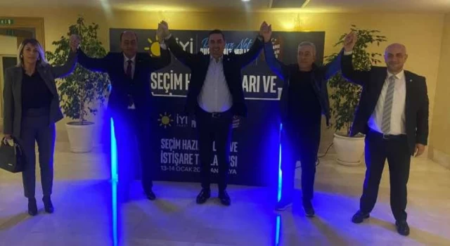 AK Parti'den istifa eden Belediye Başkanı Mustafa Gökhan Demirtaş İYİ Parti’ye geçti