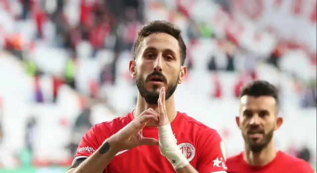 Bakan Yerlikaya: Antalyaspor'un İsrailli futbolcusu Sagiv Jehezkel ülkemizden ayrılmıştır