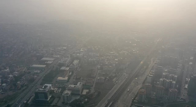 İzmir'de uçak seferlerine sis engeli