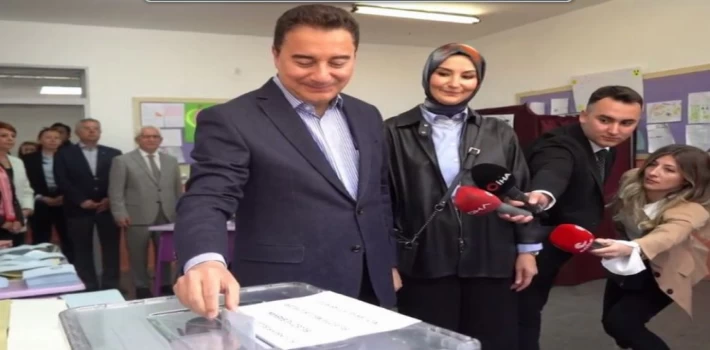 Babacan: Demokrasi yerelde başlar; sandıklara sahip çıkalım