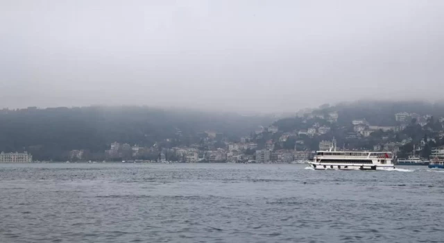 İstanbul Boğazı'nda gemi trafiği askıya alındı