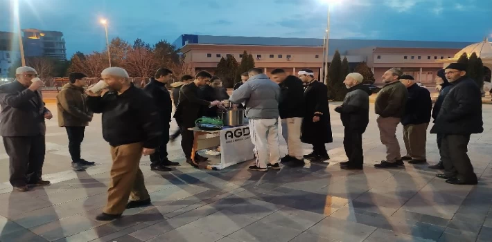 Kayseri’de cami çıkışı sıcak karşılama