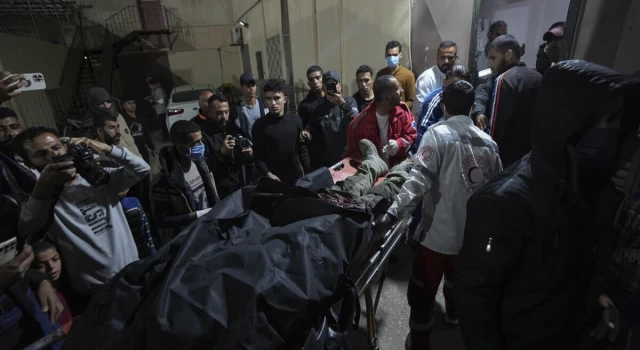İsrail’in Gazze’ye hava saldırısında World Central Kitchen yardım kuruluşu çalışanları yaşamını yitirdi.