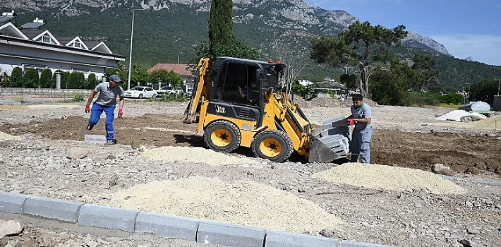 Kemer’e yeni parklar kazandırılıyor