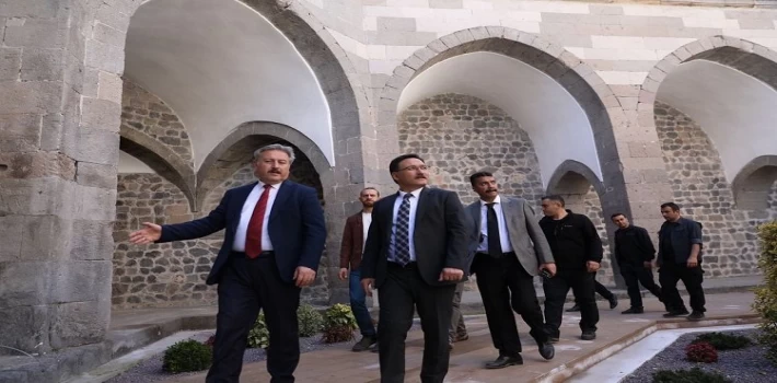 Tarihi Köşk Medrese’ye tam not