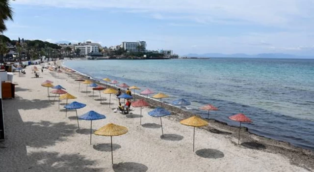 10 yıllık protokol imzalandı, Belediye Başkanı Günel: Kuşadası plajları halkındır. Halkın olanı, halka geri veriyoruz