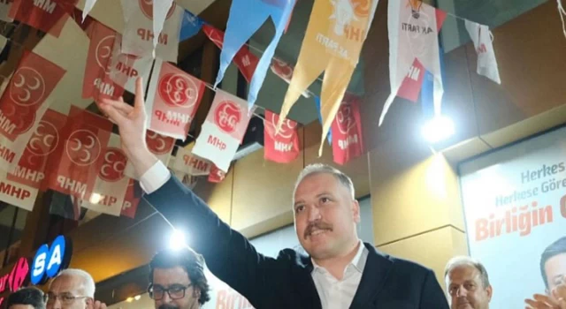 Adana Ülkü Ocakları Başkanı, Zafer Partili belediye başkan adayına saldırdı