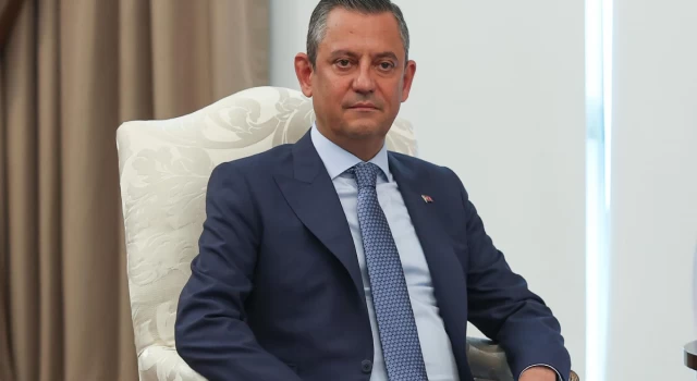 Ahmet Hakan'dan Özgür Özel'e: Genel başkandı tam bir lider oldu