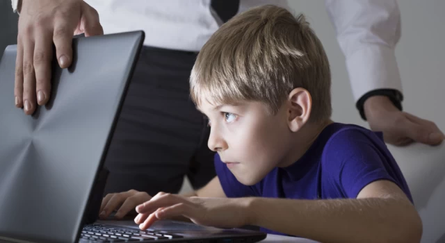 Çocukları internetteki tehlikelerden korumanın yolları
