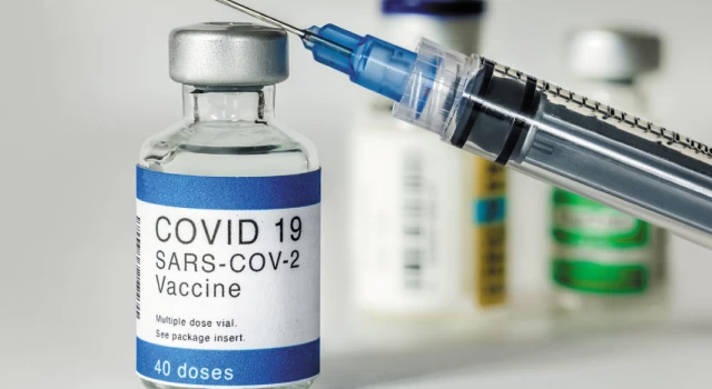 COVID aşılarının insanları mıknatısa çevirdiğini iddia eden doktor hakkında yeni gelişme