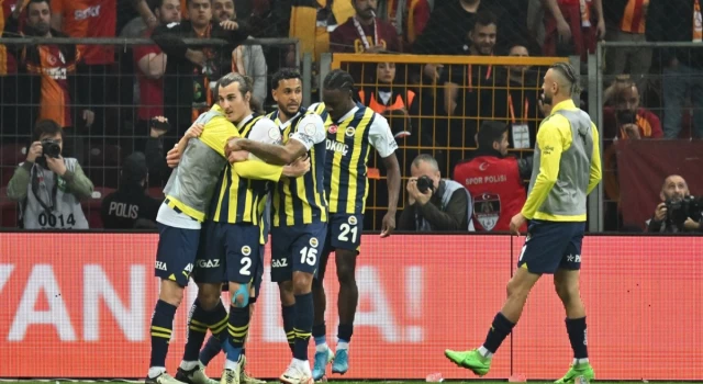 Fenerbahçe, Galatasaray'ı 10 kişi 1-0 yendi