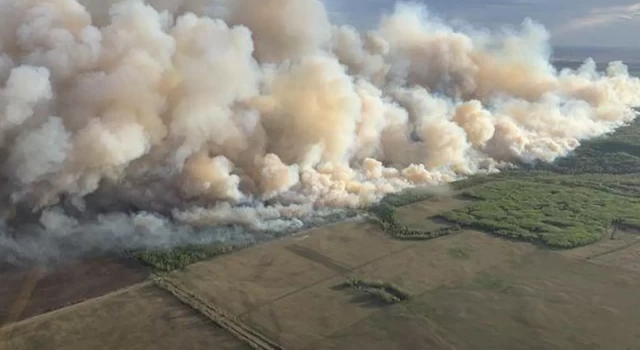 Kanada'daki orman yangını 10 bin hektarlık alana yayıldı