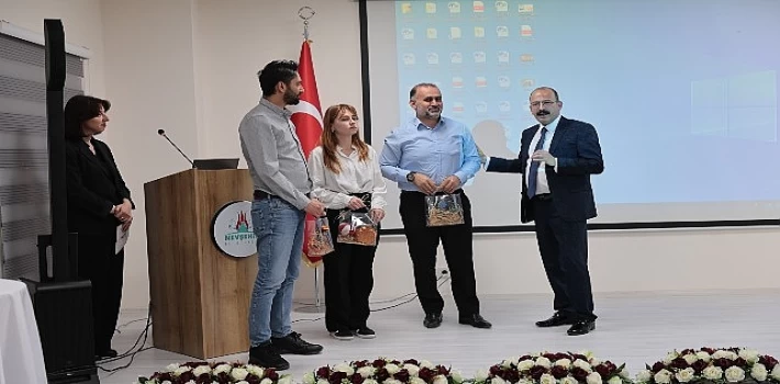 Nevşehir Belediyesi Kadın ve Aile Hizmetleri Müdürlüğü tarafından &apos;Aile ve Ailenin Önemi’ konulu konferans düzenlendi