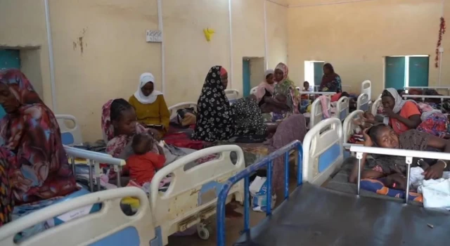 Sudan'da hastane yakınına bomba düşmesi sonucunda çocuklar hayatını kaybetti